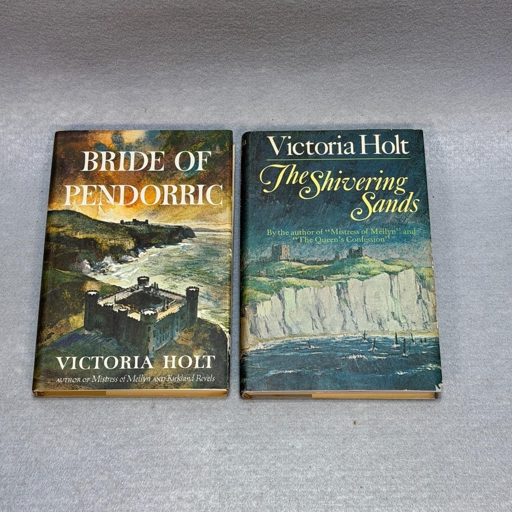 Vintage Victoria Holt Book Lot Bride of Pendorric & The Shivering Sands HC DJ